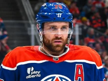 Филаделфия и Каролина с втори победи в плейофите в NHL
