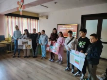 Ученици с възпоменателно тържество за 150 години от Априлското въстание в библиотеката в Смолян