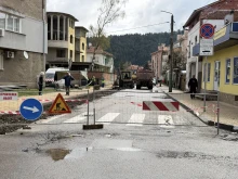 Днес започна подмяната на водопровода по ул. "Търговска" в Самоков