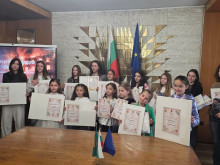 Кметът на Смолян награди победителите в общинския кръг на конкурса "С очите си видях бедата"