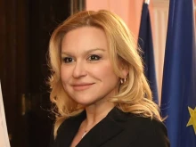 Габриела Наплатанова, назначена от Румен Радев, застава начело на СЕМ