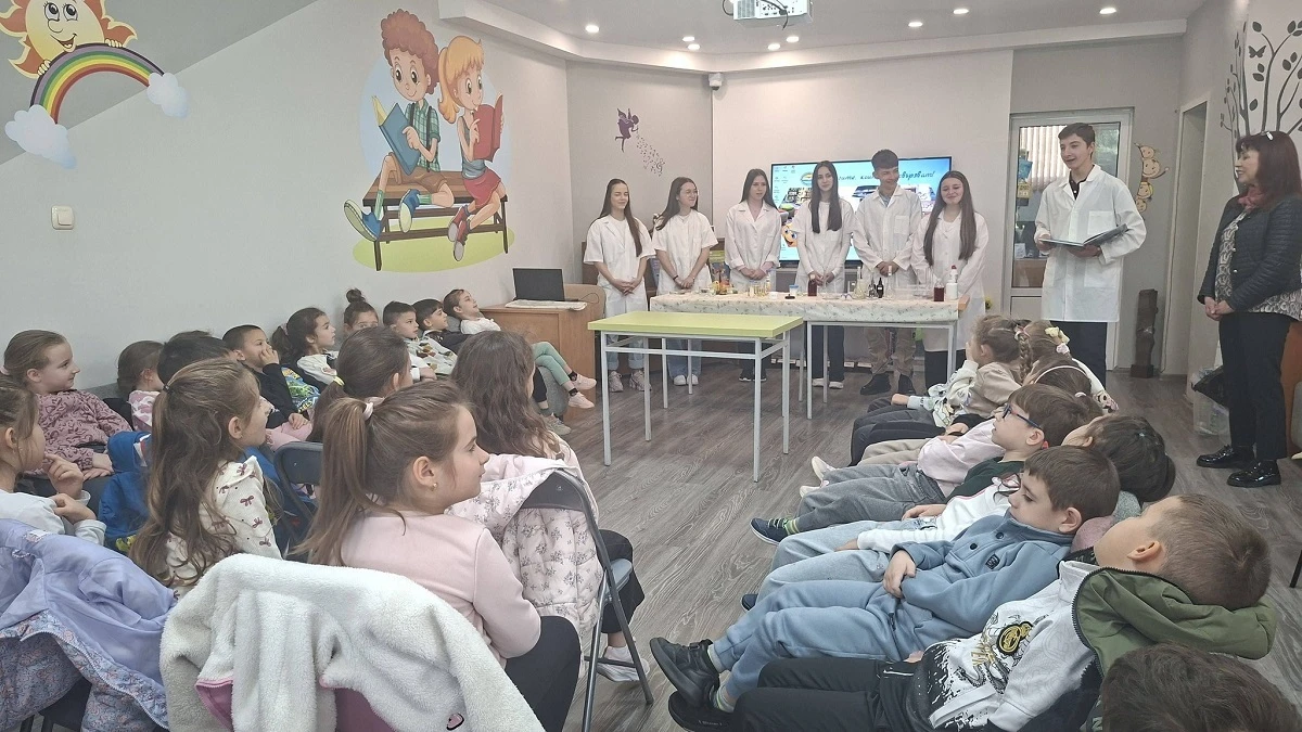 С вдъхновяваща среща между науката и приказките в Регионалната библиотека