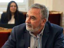 Доц. Ангел Кунчев е претърпял тежка онкологична операция