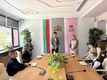 Ученици спечелиха конкурс за визията на новото кръстовище на входа на Казанлък
