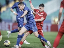 Левски 2:1 ЦСКА след 45 минути, груби грешки и от двата отбора