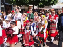 Карнавално шествие превърна Пловдив в сцена на открито