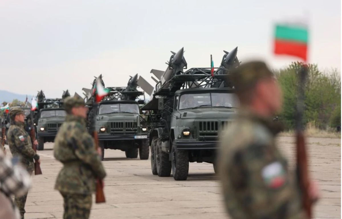 Предстои придвижване на личен състав и военна техника от Сухопътните