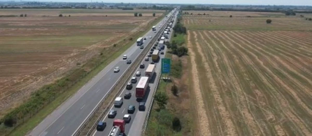 Движението по АМ Тракия в посока София при км 75 800
