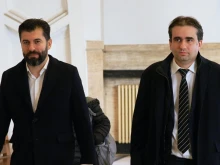 Съдът прекрати делото срещу Кирил Петков и Божидар Божанов и отмени паричните им гаранции