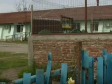 Сигнали за насилие в дом за психично болни: Връзвали са ги за пейки и са ги били с маркуч 