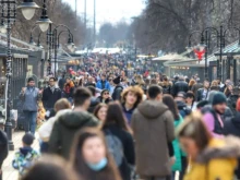 Жените в България преобладават: На всеки 1 000 мъже се падат по 1 080 дами