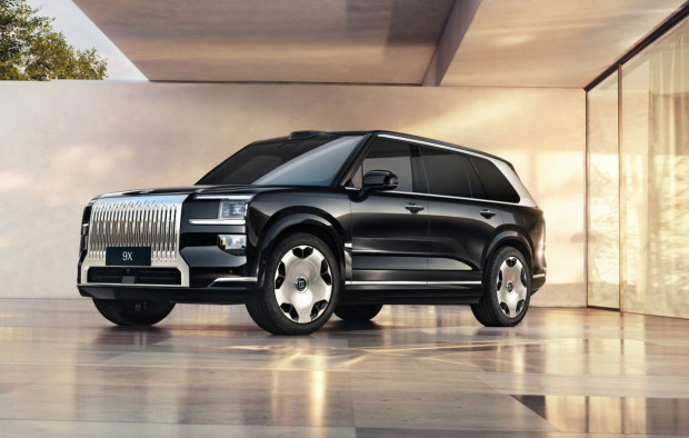Убиецът на Cullinan и Range Rover влиза в България: 1 400 конски сили на цената на едно BMW X5