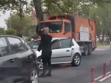 Миг невнимание в Пловдив и удар отзад, двете шофьорки чакат полиция