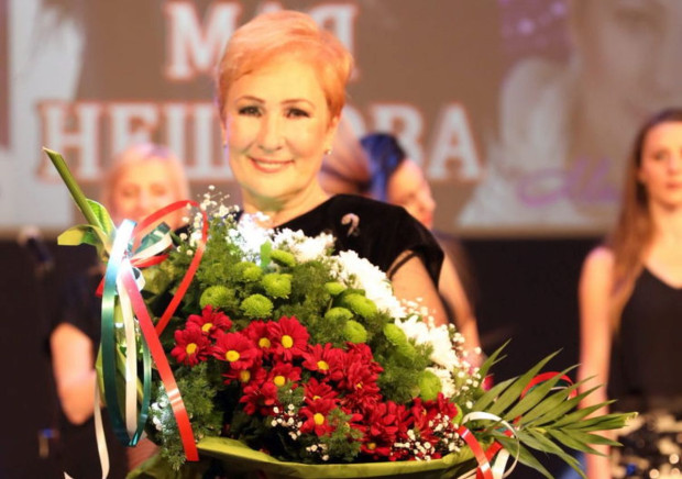 Единствената българка, правила концертите си на стадиони, днес става на 69