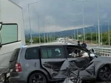 Навлизане в насрещното движение е причината за катастрофата с петима загинали край Ботевград