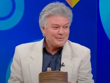 Известен българин днес става на 67, всички са чували гласа му