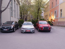 Сигнал: Автокъща заема обществен паркинг в центъра на Пловдив