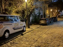 Тротоарите в Стария Пловдив са узурпирани, историческата зона губи своя облик