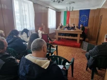 Продължават срещите на мобилните полицейски екипи с жители на малките села в Смолянско