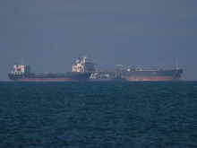 Разрушители на САЩ ескортираха успешно търговски кораби през Ормузкия проток