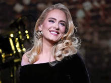 Много богата и много красива жена днес става на 38