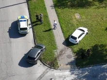 Сблъсък в "Тракия" прати два автомобила в тревните площи