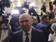 Румънското правителство пред тест в парламента: Вотът на недоверие зависи от  няколко гласа