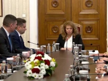 Четвъртите консултации започнаха: ДБ пристигнаха в президентството 