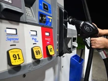 Горивата в САЩ поскъпнаха с 50% от началото на войната в Иран