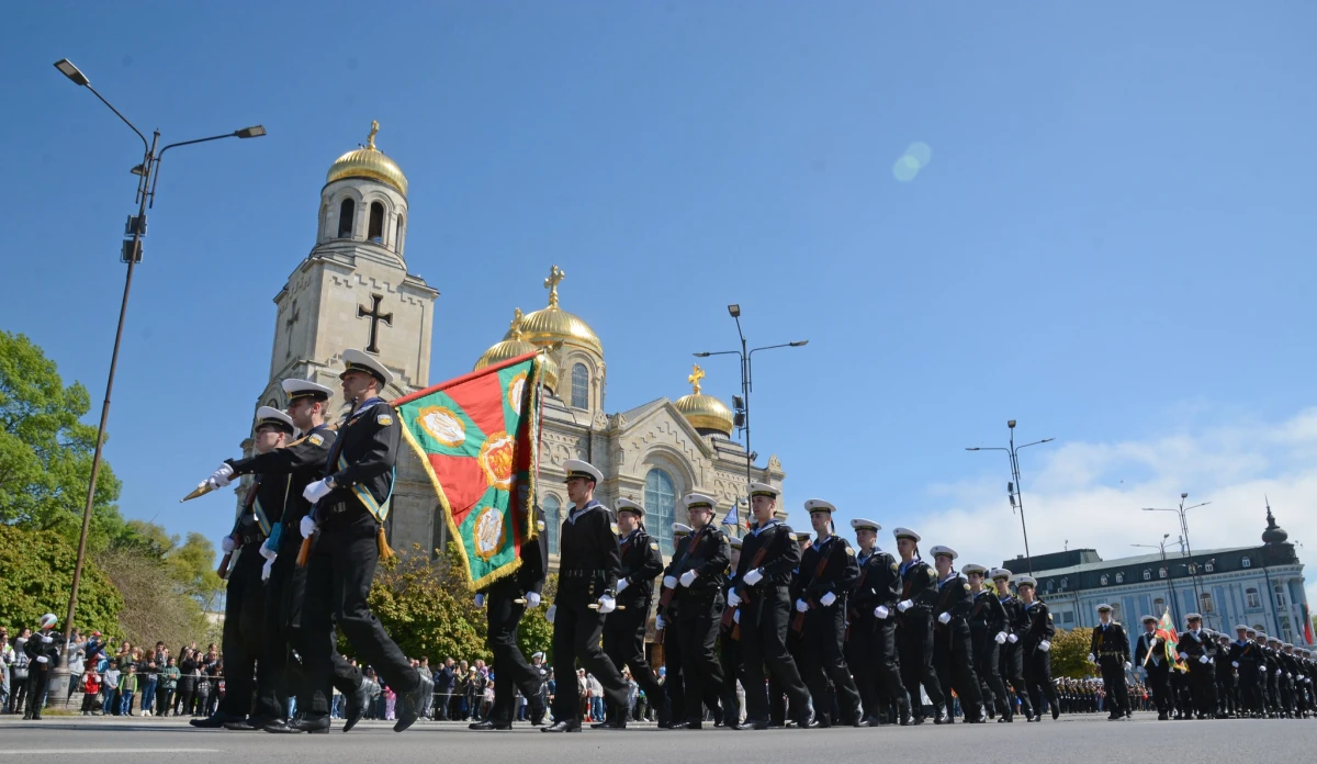 Варна отбеляза 6 май с тържествен водосвет