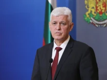 Кой е Димитър Стоянов? От началник-щаб на ВВС до министър на отбраната