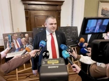 Кабинетът на Пеевски става читалня 