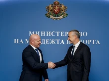 Димитър Илиев официално предаде поста министър на младежта и спорта на Енчо Керязов