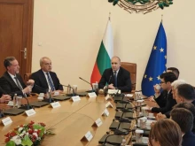 Румен Радев раздаде първите задачи на министрите си още днес?