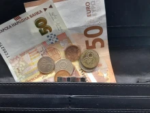 БНБ: Към днешна дата в обращение са над 8,4 млрд. евро, но 2,3 млрд. лева още са извън банките