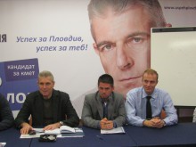 Арх. Николов вкарва младите в управлението