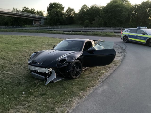 "Подариха" на полицията Porsche за 200 000 евро