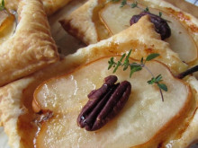 Баница с круши и горгонзола: Рецепта от която на баба ще й скочи кръвното