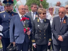 Елеонора Митрофанова държи реч при паметника на Альоша днес в Пловдив