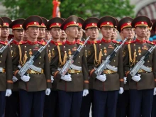 Исторически прецедент: Войници от Северна Корея маршируваха на Червения площад за 9 май