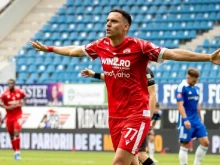 Георги Миланов игра при победа на Динамо Букурещ в Румъния