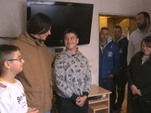 Баня в гардероб и бетонна мивка: Предизвикателствата пред "Бригада Нов дом" и ремонт в памет на един баща