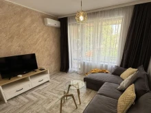 Наемите изяждат заплатите на българите