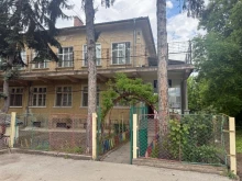 Директорката на градината до избухналата шахта: Имаше предпоставка за инцидент – счупени стъкла и хвъркнали сифони