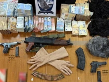 Опасна банда, обирала банки, е заловена в Гърция