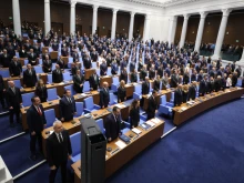 Деветима нови депутати се заклеха в парламента