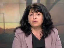 Милтенова: Пълен абсурд е шофьорите от градския транспорт да са осигурява...