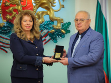 Един от Почетните знаци на президента дойде във Велико Търново, заедно с голямо признание