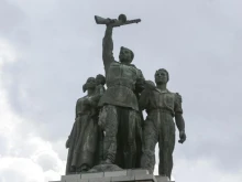 Столична община става собственик на фигурите от Паметника на Съветската армия