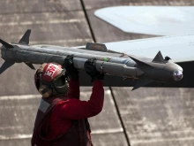 NI: Ракетата AIM-9 Sidewinder може скоро да получи миниатюрна версия